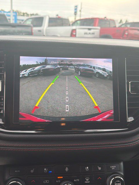 Used 2024 Dodge Durango GT AWD/4WD image 30