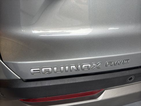 Used 2025 Chevrolet Equinox LT w/ Convenience Package II image 10