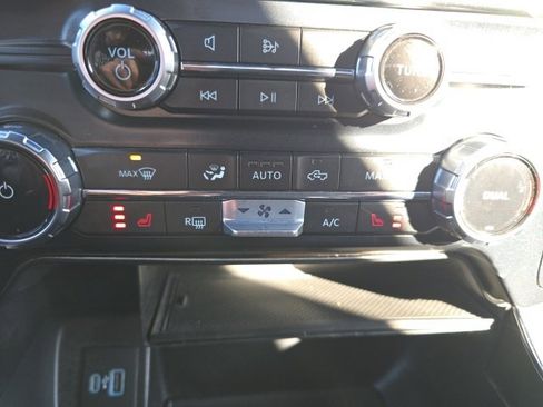 Certified 2022 Ford F150 XLT w/ Equipment Group 302A High image 18