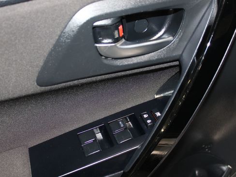 Used 2017 Toyota Corolla iM FWD image 8