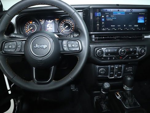 Used 2025 Jeep Wrangler Sport S image 27