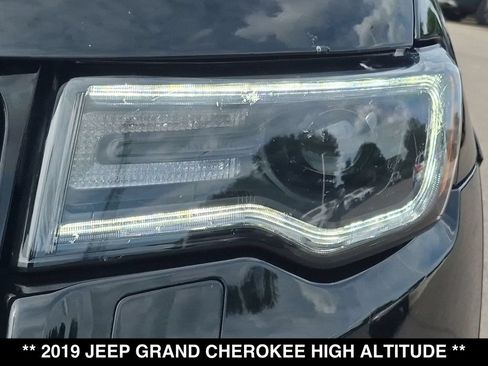 Used 2019 Jeep Grand Cherokee High Altitude AWD/4WD image 17