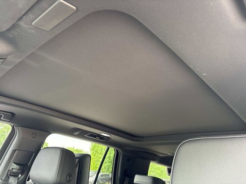 Used 2025 GMC Yukon Denali w/ Denali Reserve Package AWD/4WD image 17