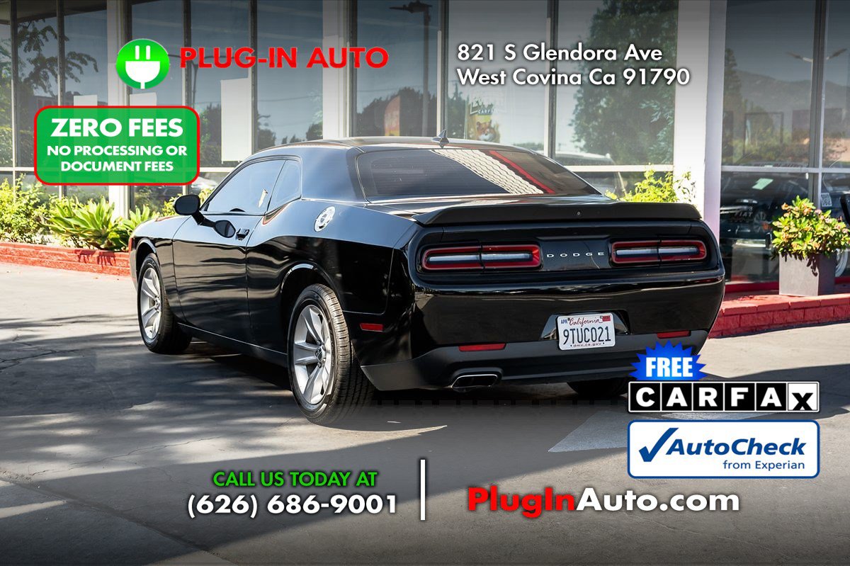 Used 2023 Dodge Challenger SXT RWD image 4