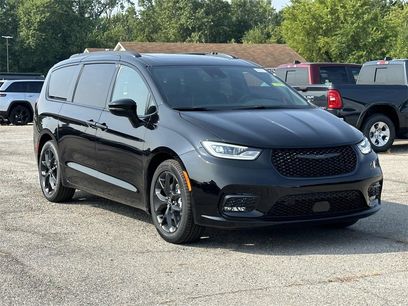 New 2026 Chrysler Pacifica Limited
