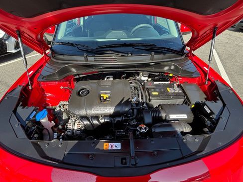 Used 2025 Kia Soul LX w/ LX Technology Package FWD image 32