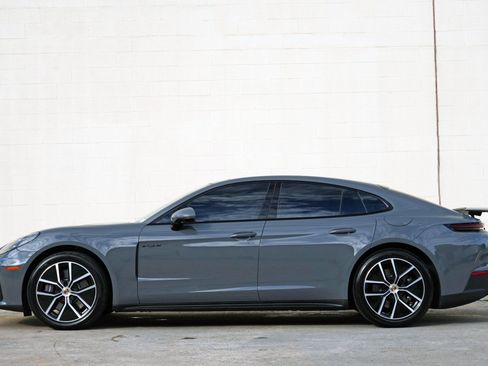 Used 2025 Porsche Panamera 4 w/ Premium Package AWD/4WD image 9
