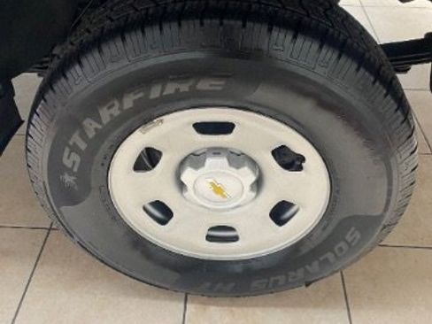 Used 2019 Chevrolet Colorado W/T RWD image 24