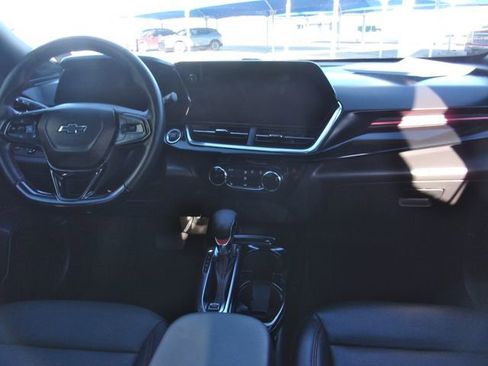 Used 2024 Chevrolet Trax RS w/ Sunroof Package image 21