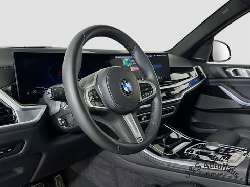 Used 2025 BMW X5 xDrive40i w/ M Sport Package image 9
