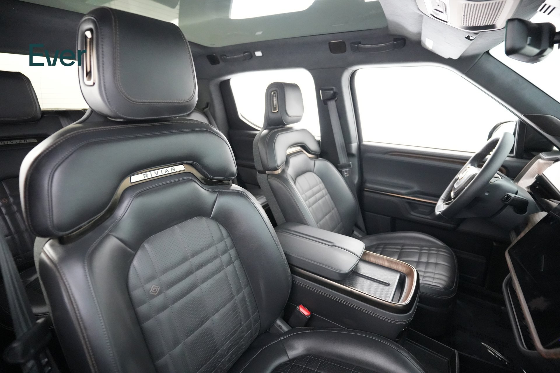 Used 2025 Rivian R1T Premium Tri AWD/4WD image 23