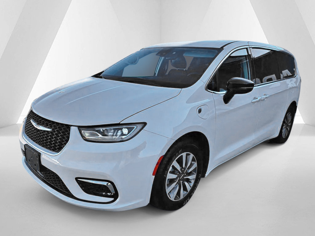 Used 2024 Chrysler Pacifica Limited FWD image 3