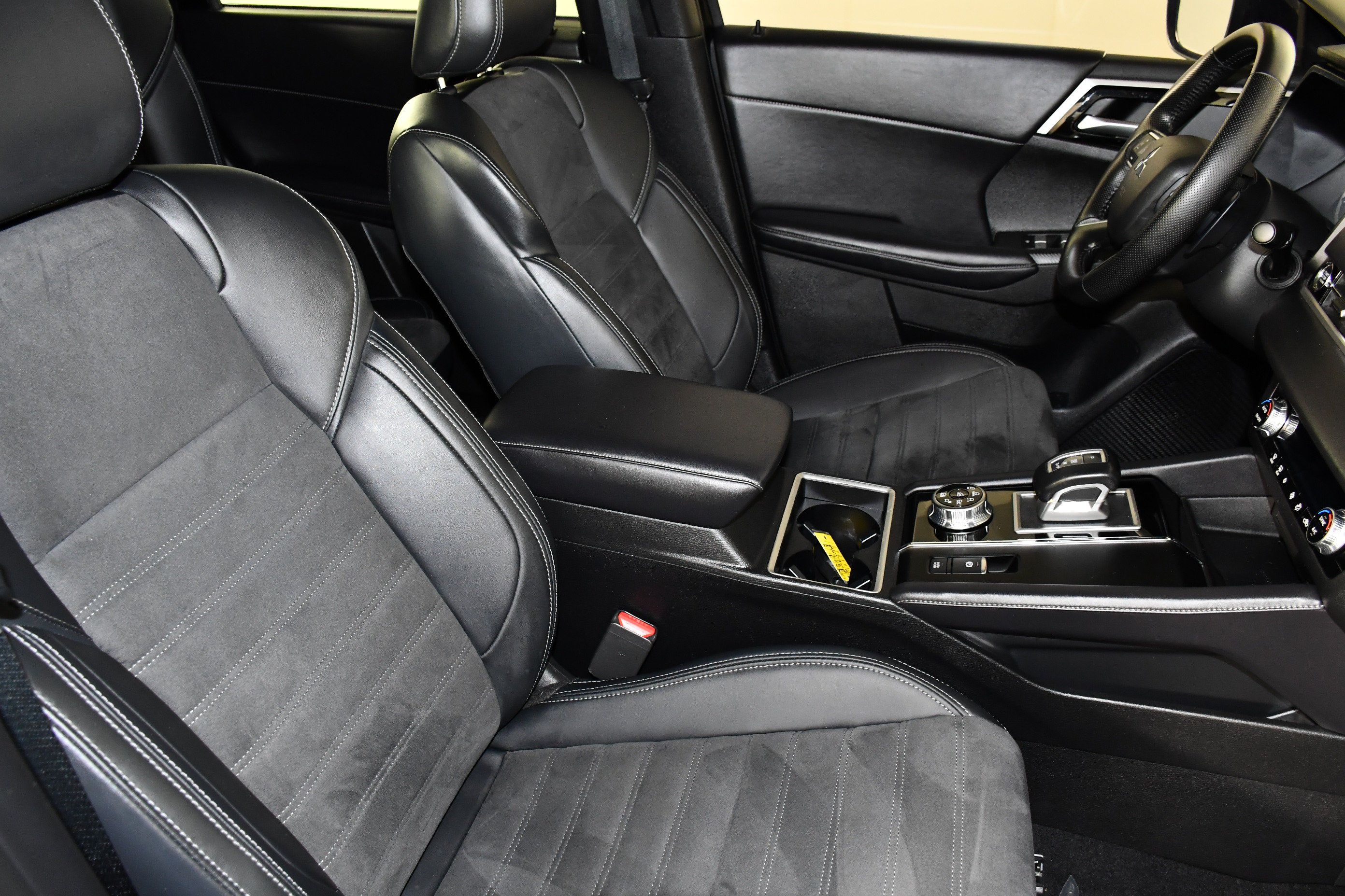 Used 2024 Mitsubishi Outlander SE AWD/4WD image 39