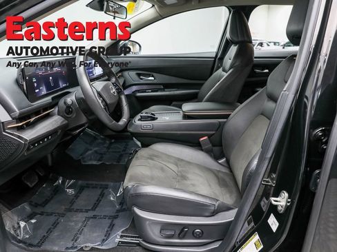 Used 2024 Nissan Ariya AWD image 13