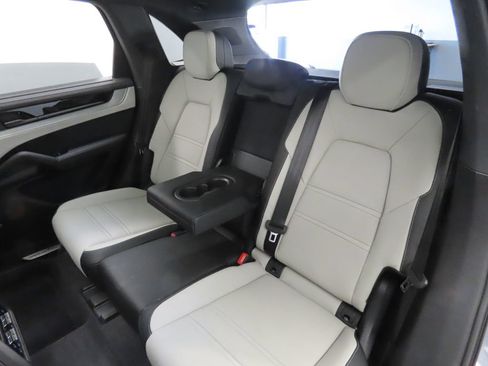 Certified 2026 Porsche Cayenne S AWD/4WD image 43