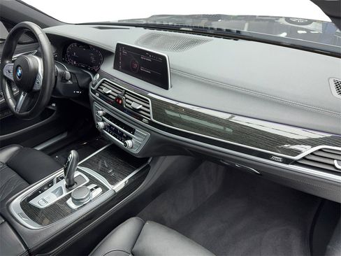Used 2021 BMW 740i 740i M SPORT,NAV,CAM,PANO,CLMT w/ M Sport Package image 46