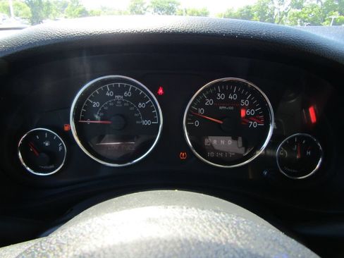 Used 2016 Jeep Wrangler Unlimited Rubicon AWD/4WD image 16