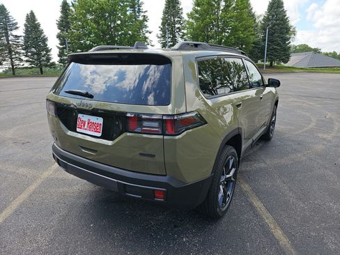 New 2026 Jeep Cherokee Overland w/ Trailer Tow Group AWD/4WD image 6