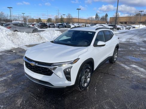 New 2026 Chevrolet Trax LT w/ LT Convenience Package image 3