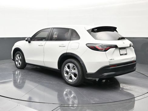 Used 2023 Honda HR-V LX image 3