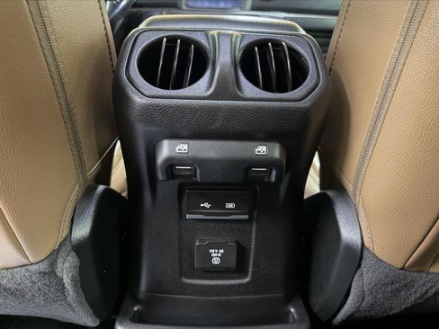 Used 2020 Jeep Wrangler Unlimited Sahara AWD/4WD image 23