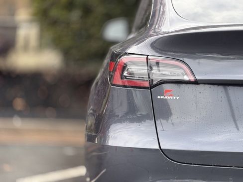 Used 2020 Tesla Model Y Long Range image 15