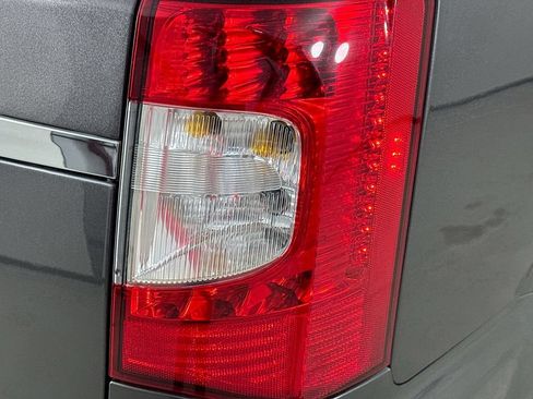 Used 2016 Chrysler Town & Country Touring w/ Driver Convenience Group FWD image 32