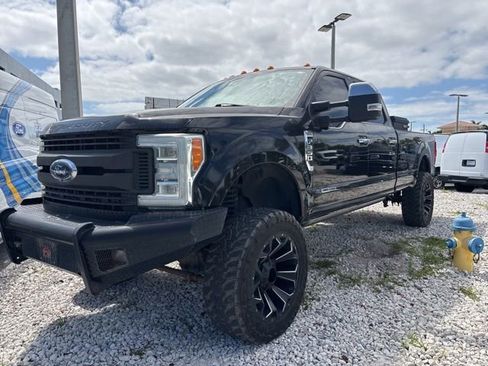 Used 2017 Ford F350 Platinum w/ Platinum Ultimate Package image 4