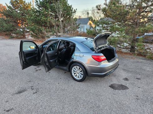 Used 2012 Chrysler 200 Limited image 17