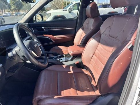Used 2024 Kia Telluride SX Prestige image 4