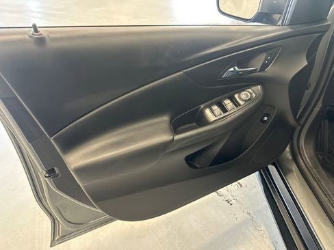 Used 2017 Chevrolet Volt LT w/ Comfort Package image 28