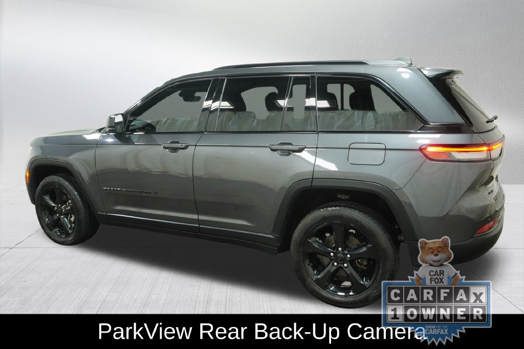 Used 2025 Jeep Grand Cherokee Altitude AWD/4WD image 11