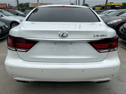Used 2013 Lexus LS 460 w/ Comfort Pkg RWD image 4