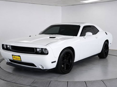Used 2013 Dodge Challenger R/T Plus RWD image 3