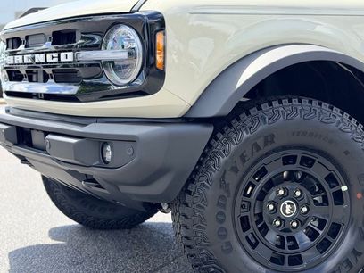 New 2026 Ford Bronco Outer Banks w/ Sasquatch Package