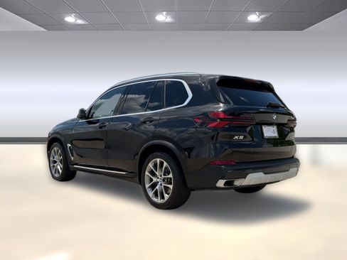 Used 2024 BMW X5 xDrive40i w/ Premium Package AWD/4WD image 3