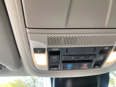 Used 2020 Acura MDX SH-AWD w/ Technology Package image 18