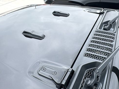 Used 2024 Jeep Wrangler Sport AWD/4WD image 15