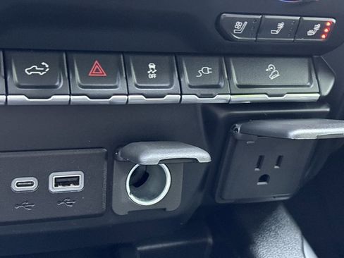 Used 2023 Chevrolet Silverado 2500 High Country w/ Z71 Off-Road Package image 48