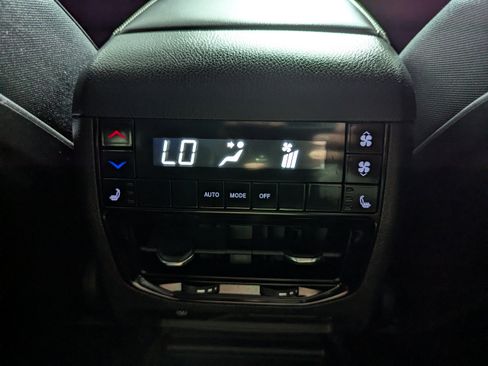 Used 2023 Jeep Grand Cherokee L Limited w/ Luxury Tech Group II AWD/4WD image 24
