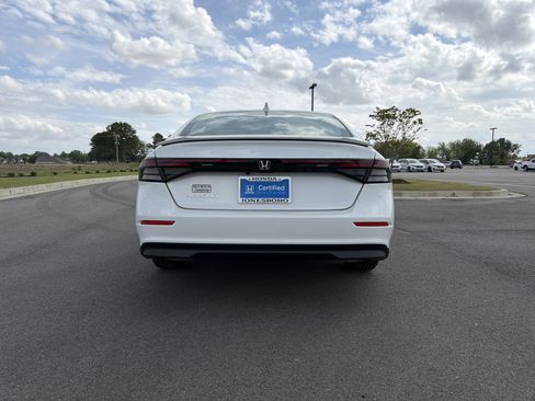 Certified 2025 Honda Accord LX image 4