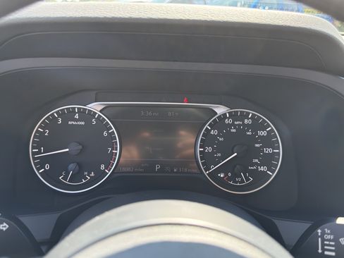 Used 2024 Nissan Pathfinder S AWD/4WD image 27