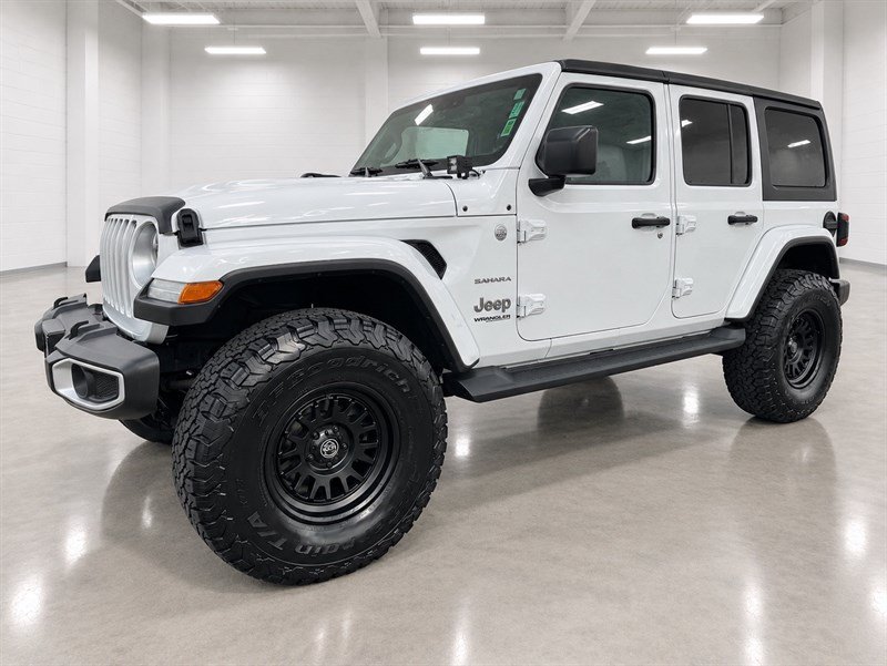 Used 2021 Jeep Wrangler Unlimited Sahara w/ Dual Top Group AWD/4WD image 11