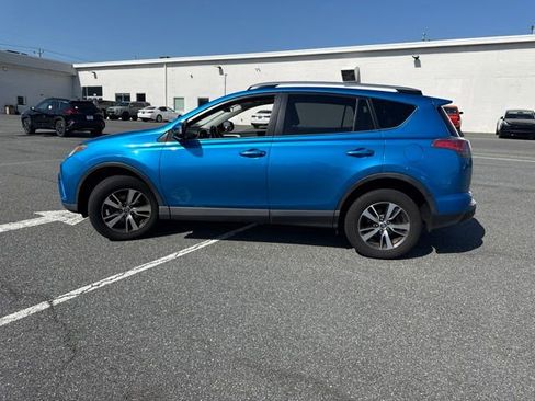 Used 2017 Toyota RAV4 XLE w/ Plus Special Value Package AWD/4WD image 4