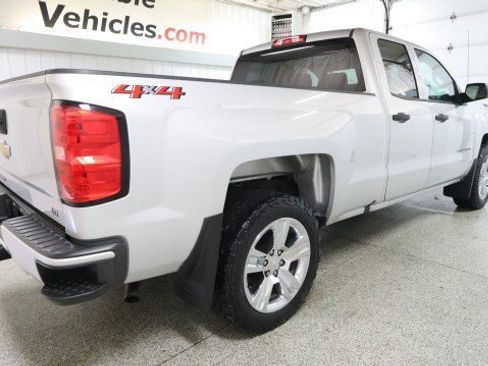 Used 2019 Chevrolet Silverado 1500 Custom w/ Custom Convenience Package AWD/4WD image 6