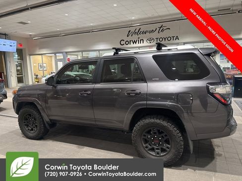 Used 2018 Toyota 4Runner SR5 Premium image 5