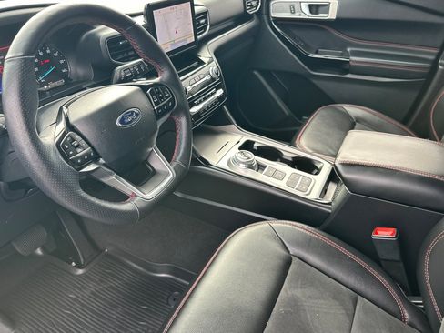 Used 2022 Ford Explorer ST-Line w/ Class IV Trailer Tow Package image 7