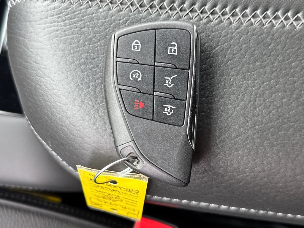 Used 2025 GMC Yukon XL Denali w/ Sun & Power Step Package AWD/4WD image 47