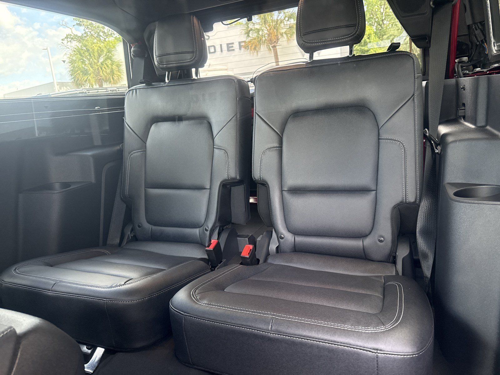Used 2025 Ford Bronco Badlands AWD/4WD image 39