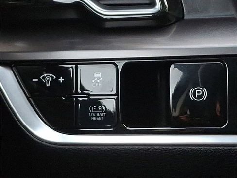 Certified 2023 Kia Sportage EX image 22